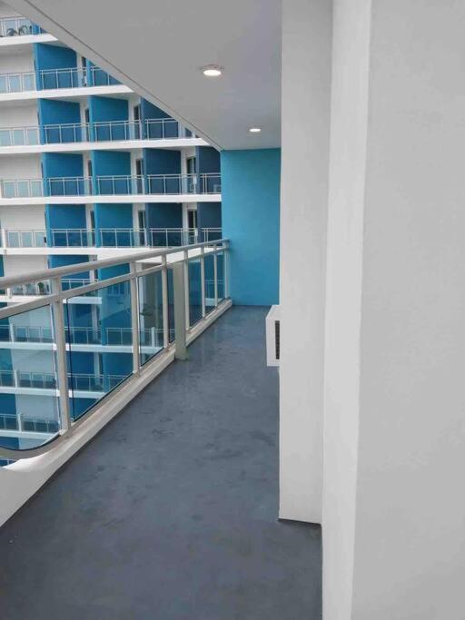 1Bedroom Unit At Azure North With Netflix Up To 6Pax San Fernando  Kültér fotó