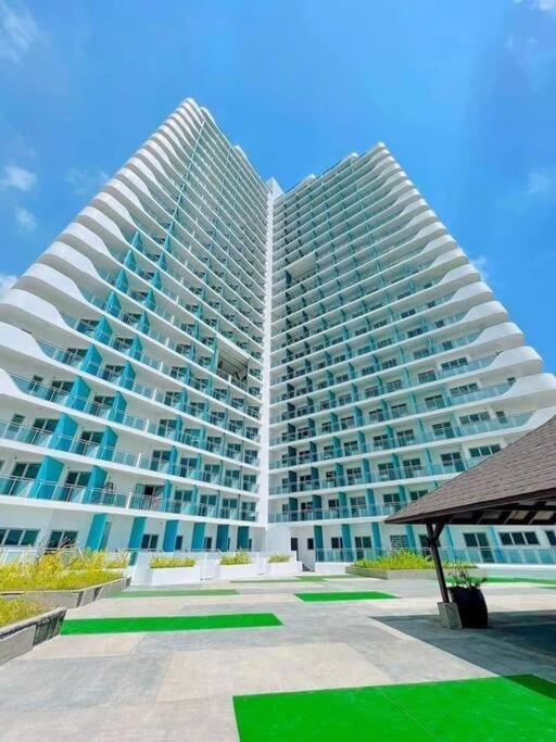 1Bedroom Unit At Azure North With Netflix Up To 6Pax San Fernando  Kültér fotó