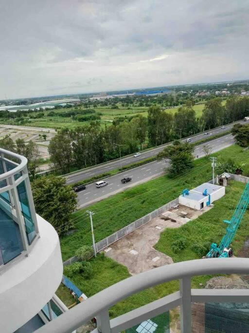 1Bedroom Unit At Azure North With Netflix Up To 6Pax San Fernando  Kültér fotó