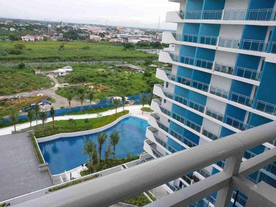 1Bedroom Unit At Azure North With Netflix Up To 6Pax San Fernando  Kültér fotó